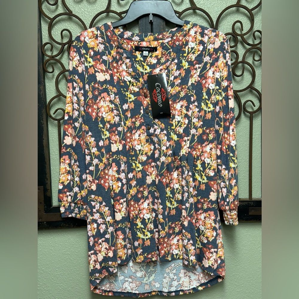 Cocomo long sleeve vneck floral high low top
